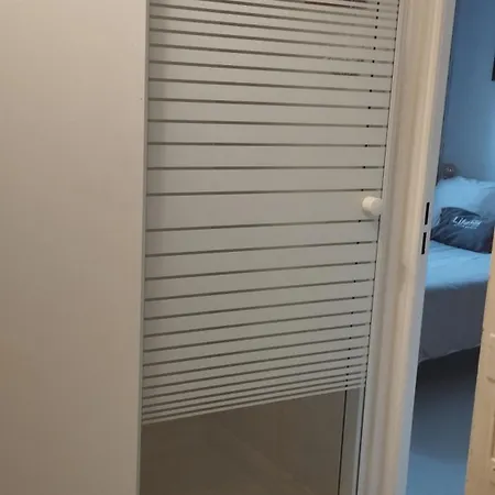 Dans Maison Privee Acces Par Espaces Communs