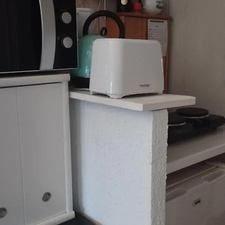 Dans Maison Privee Acces Par Espaces Communs Appartamento