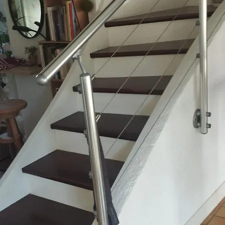 Dans Maison Privee Acces Par Espaces Communs * Cenon